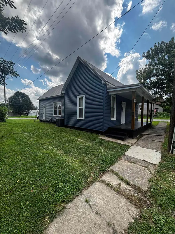 122 W Elm ST, Oakland City, IN 47660