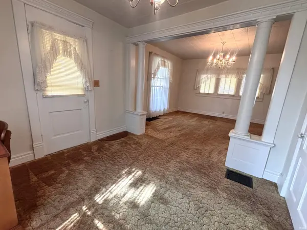 406 E South ST, Winchester, IN 47394