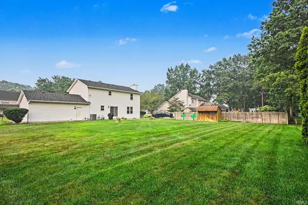 10869 Del Rey DR, Osceola, IN 46561