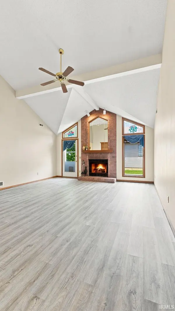 1019 Woodland Springs PL, Fort Wayne, IN 46825-6486