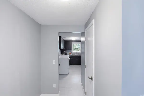 11712 Roberts RD, Harlan, IN 46743