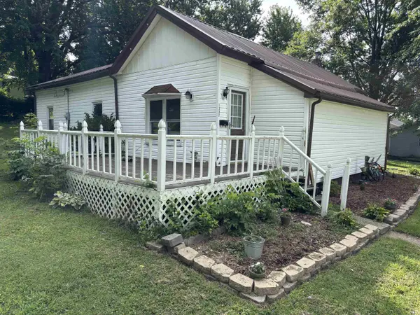 1302 E Sycamore ST, Petersburg, IN 47567