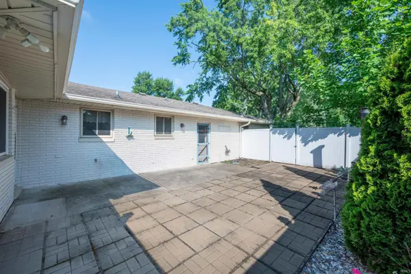 1926 Southwoods RD, Anderson, IN 46012