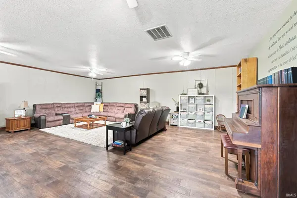 11579 S 700 E ***, Geneva, IN 46740