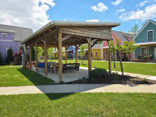 1270 E Short ST, Bloomington, IN 47401
