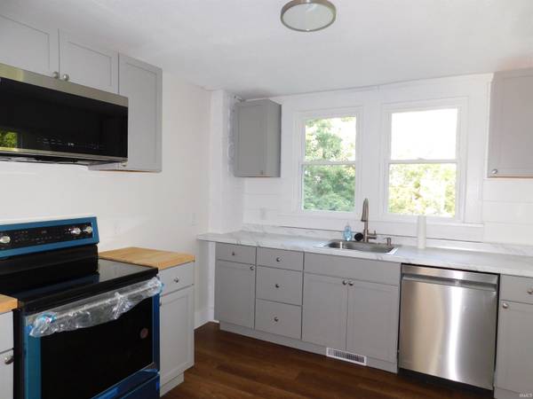 306 S Posey ST, Salem, IN 47167-1334