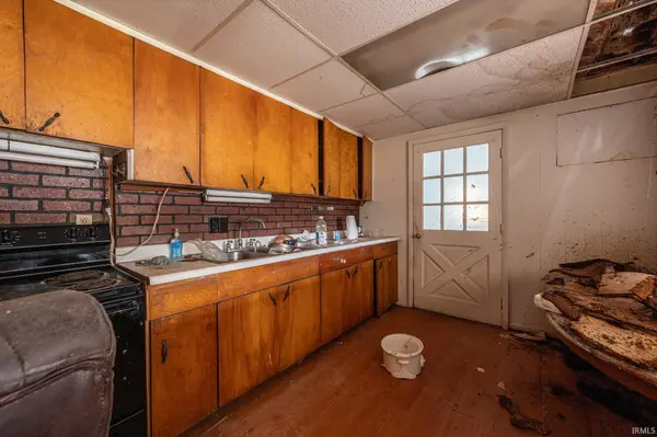 304 W Vine ST, Van Buren, IN 46991