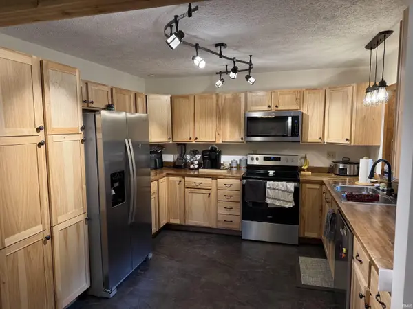 12418 Dee DR, Plymouth, IN 46563