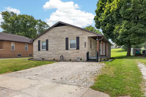 2207 I ST, Bedford, IN 47421
