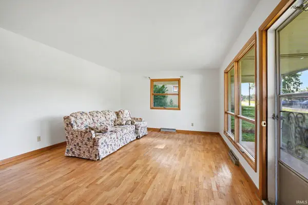 24043 Sunnyside AVE, Elkhart, IN 46516-6004