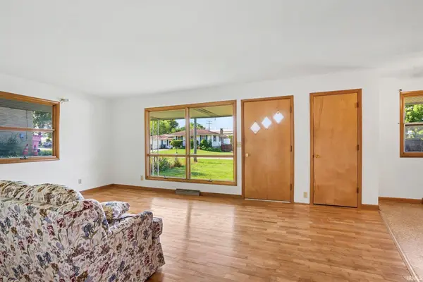 24043 Sunnyside AVE, Elkhart, IN 46516-6004