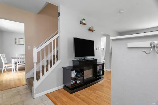 56556 Greenlawn AVE, Osceola, IN 46561