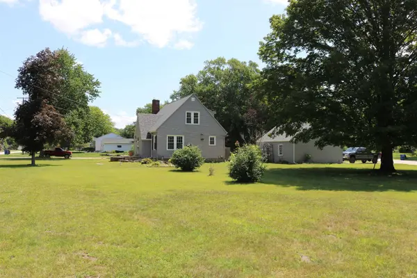 2803 Greenwood AVE, Trail Creek, IN 46360-5709