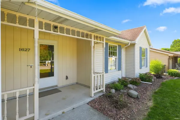 1627 Bardsey LN, Fort Wayne, IN 46804