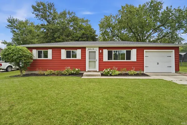 2215 Melbourne CT, Fort Wayne, IN 46804-5841