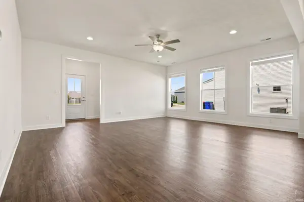 5355 Bloomsbury CT, Newburgh, IN 47630