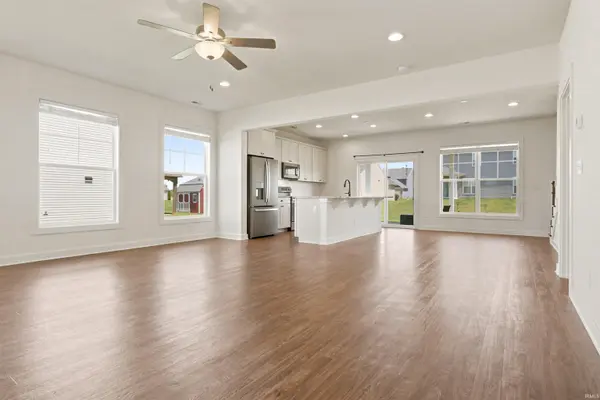 5355 Bloomsbury CT, Newburgh, IN 47630