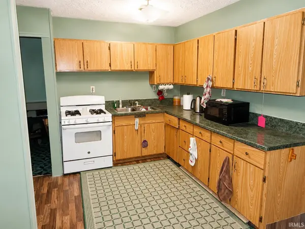 855 N 1025 E ***, Knox, IN 46534