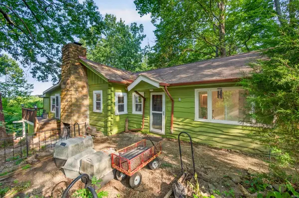 3550 Grandma Barnes RD, Nashville, IN 47448-8206