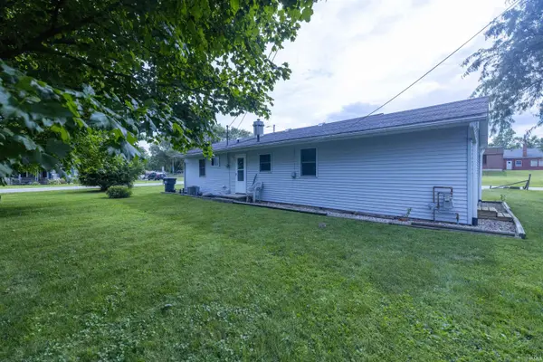 400 Gym ST, Farmland, IN 47340