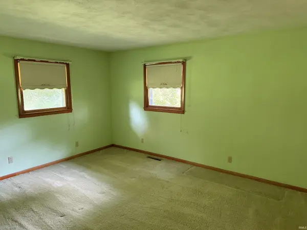 15988 W 11th RD, Plymouth, IN 46563