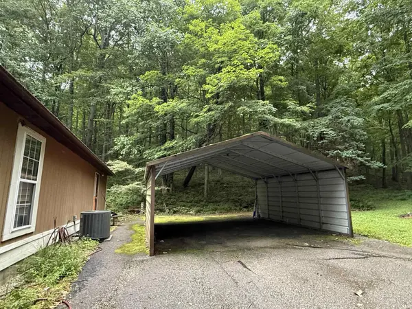 1859 S Orman LN, Bloomfield, IN 47424