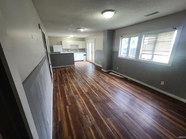 305 S Clay ST, Claypool, IN 46510