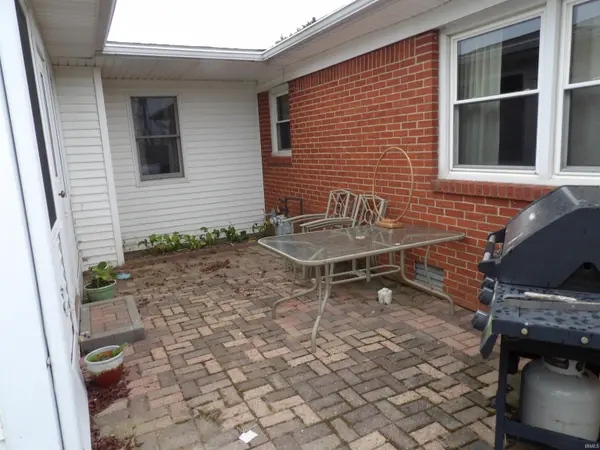 5748 S 700 EAST ***, Walton, IN 46994