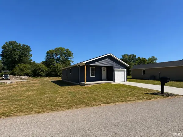 515 College AVE, Mitchell, IN 47446