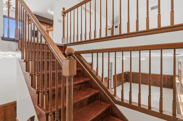 7020 Peartree LN, Fort Wayne, IN 46825-3741