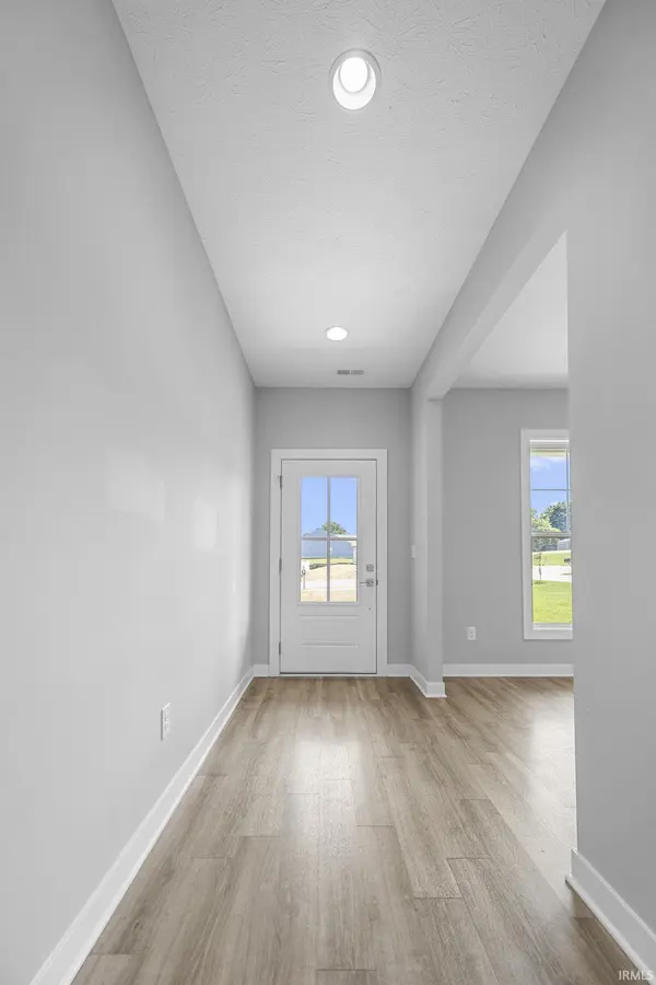 1406 N Hunters Crossing PASS, Huntingburg, IN 47542