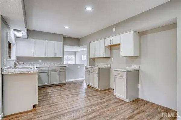 1342 W Dupont RD, Fort Wayne, IN 46825