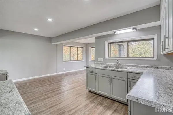 1342 W Dupont RD, Fort Wayne, IN 46825