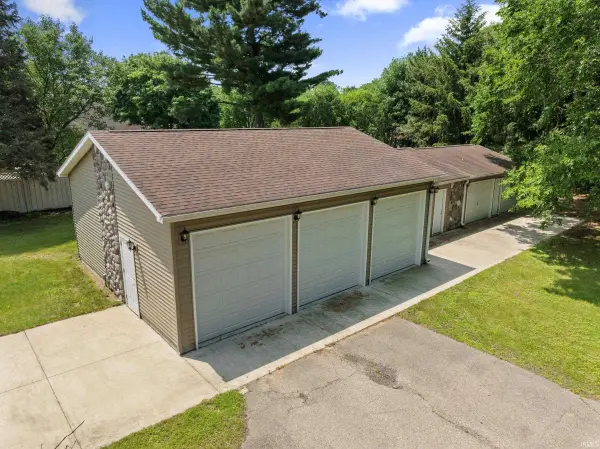 3401 Pleasant Plain AVE, Elkhart, IN 46517-2945