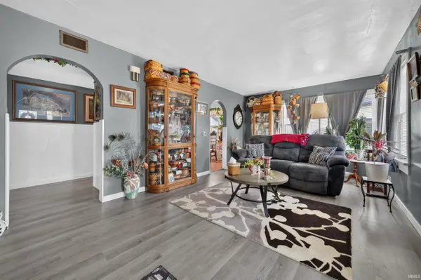 558 E Swayzee ST, Marion, IN 46952