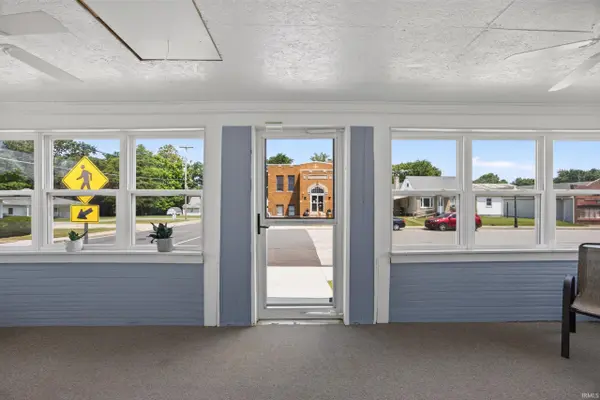 8006 E Main ST, Dugger, IN 47848