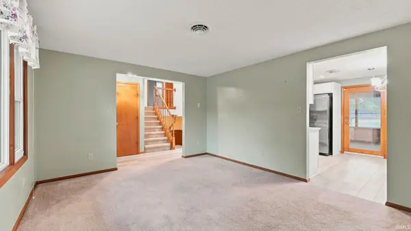 5714 Montavilla DR, Fort Wayne, IN 46815