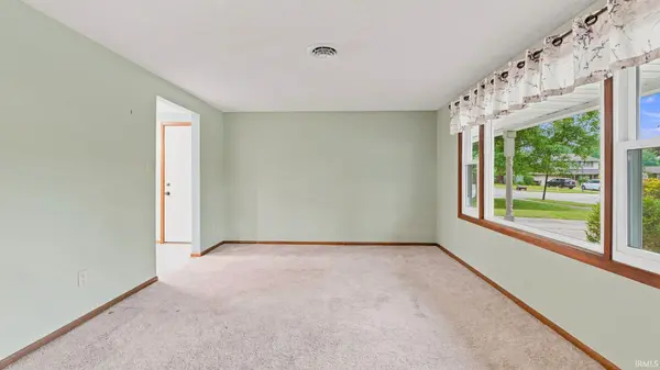 5714 Montavilla DR, Fort Wayne, IN 46815
