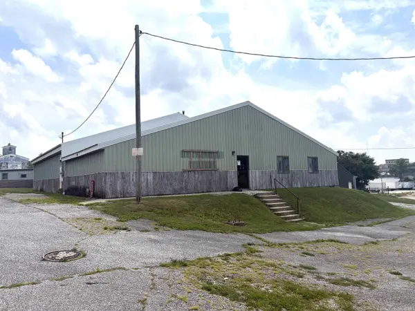 1018 J ST, Bedford, IN 47421