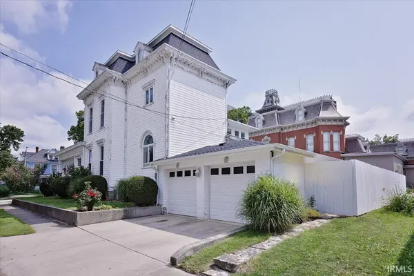 428 W Market ST, Bluffton, IN 46714-1938