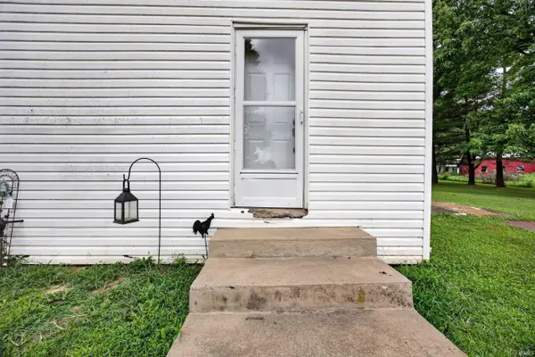 1325 Fleenor RD, Mitchell, IN 47446