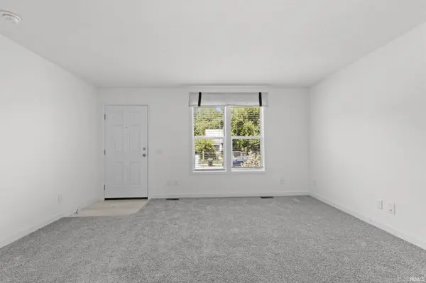 2204 Kemble AVE, South Bend, IN 46613