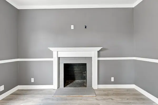 212 W LINCOLNWAY RD, Ligonier, IN 46767