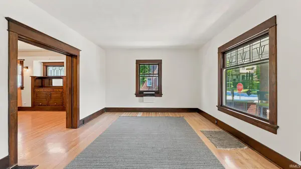 2704 Hoagland AVE, Fort Wayne, IN 46807-1429