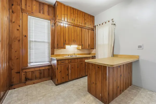 615 W Nelson ST, Marion, IN 46952