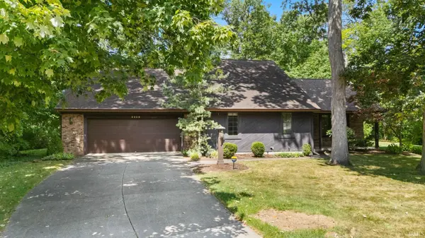 3328 Oak Borough RUN, Fort Wayne, IN 46804-7835