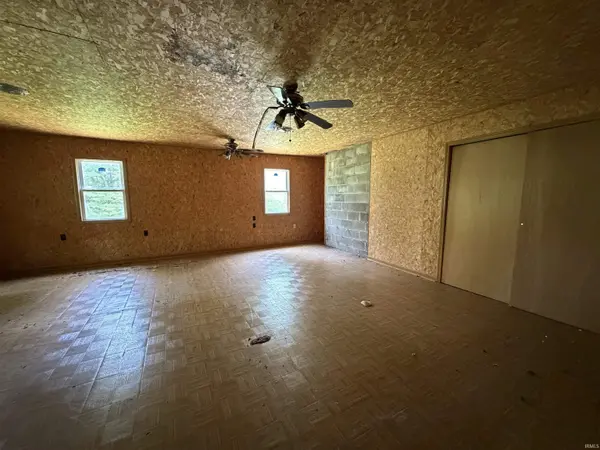 534 Paw Paw RD, Spencer, IN 47460-8001