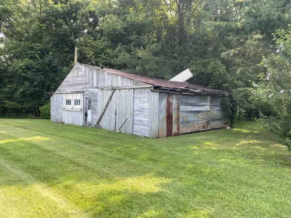 ** Madison ST, Delong, IN 46922