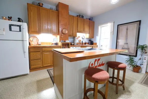621 W Oak ST, Ellettsville, IN 47429