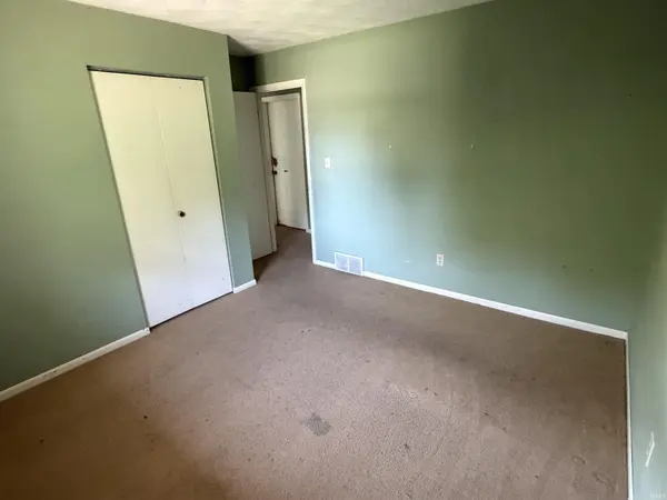 2806 Sharon ST, Winona Lake, IN 46590-2037